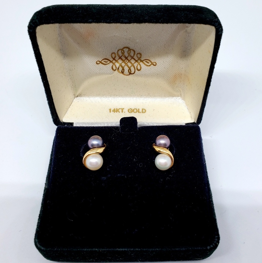 14k Gold with Black White Cultured  Pearl Earrings